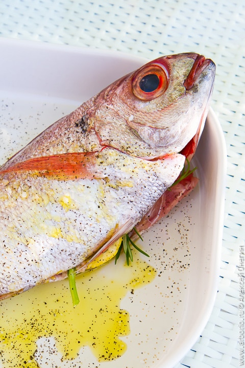 Рыба в духовке - фото