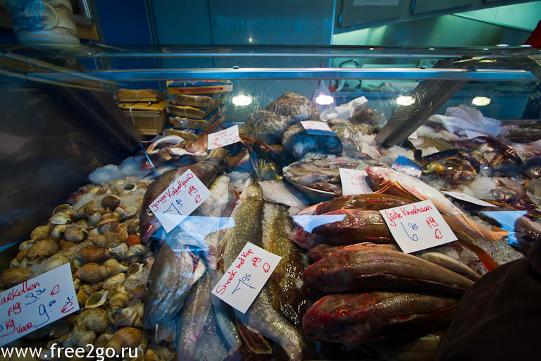 Субботний рынок - Антверпен, Бельгия. фото