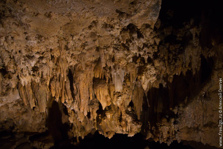 Карстовые пещеры - Тойрано, Италия. фото