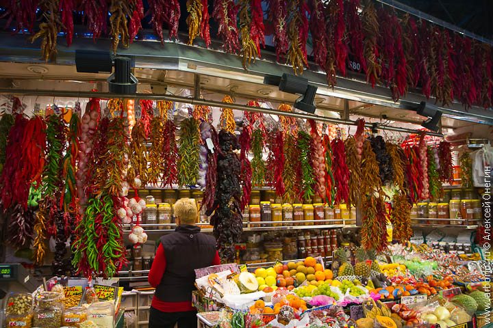 Рынок La Boqueria - Барселона, Испания фото