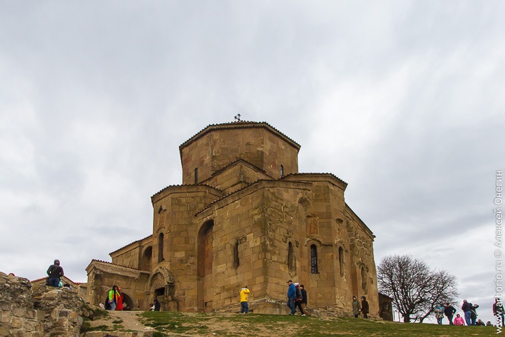 Монастырь Джвари, Мцхета и Шато Мухрани: куда съездить из Тбилиси фото