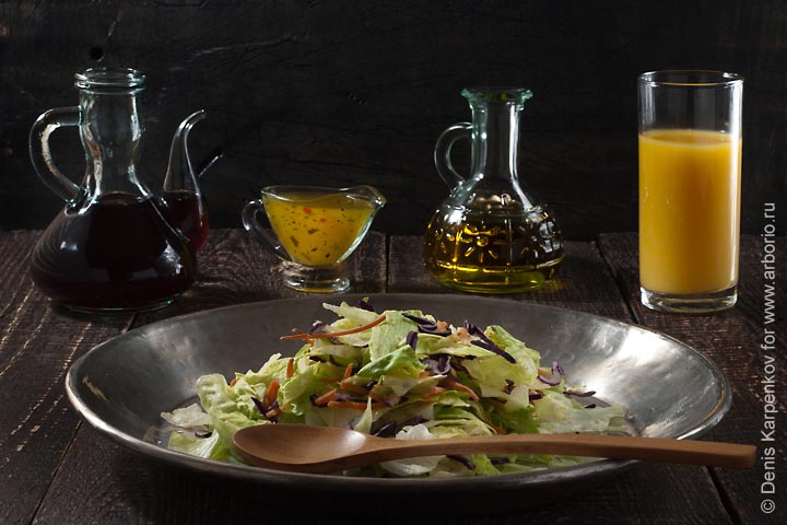 Чем заправить салат и превратить его в коронное блюдо – 11 главных соусов