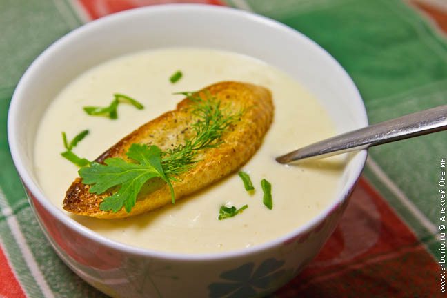 Рецепт: Сливочный крем-суп из корня сельдерея - восхитительно нежный