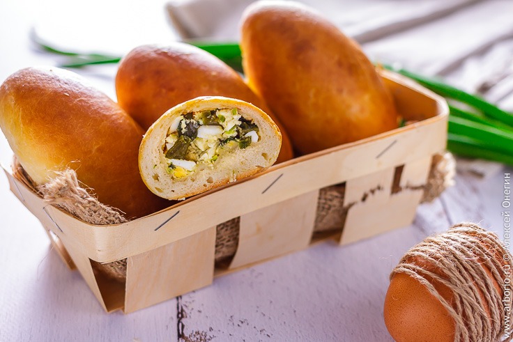 Пирожки с яйцом и зеленым луком - фото