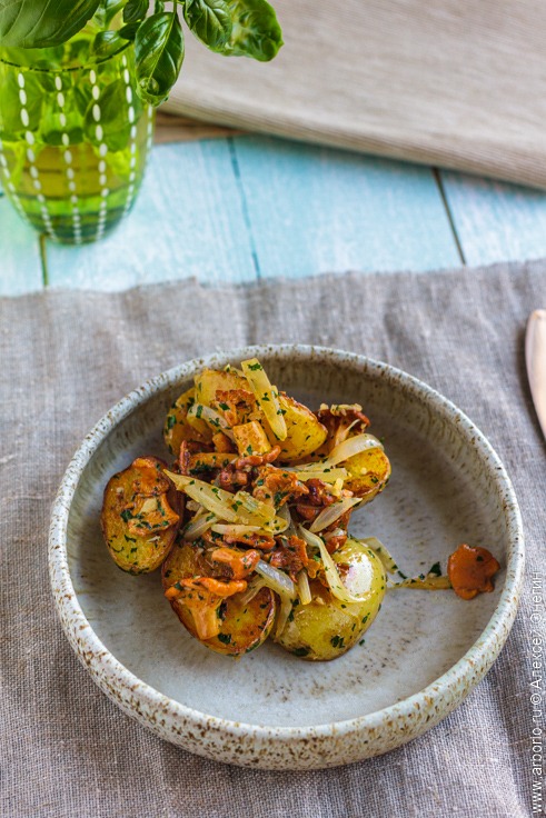 Жареная картошка с лисичками на сковороде пошаговый рецепт с фото